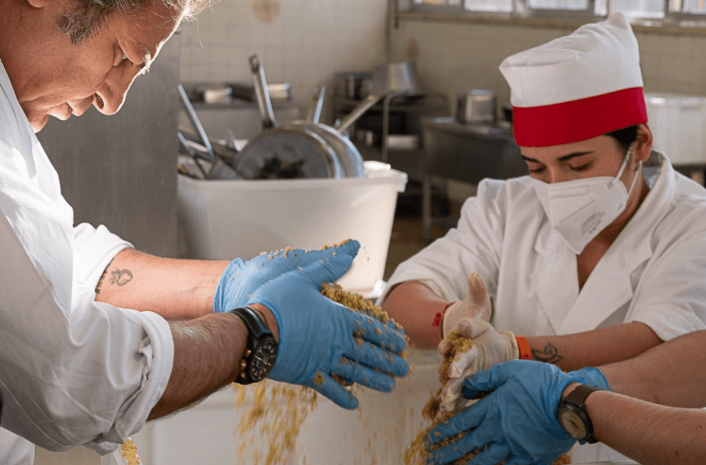 «Grande cucina e grande cuore»: Premio Artrusi 2024 a Filippo La Mantia