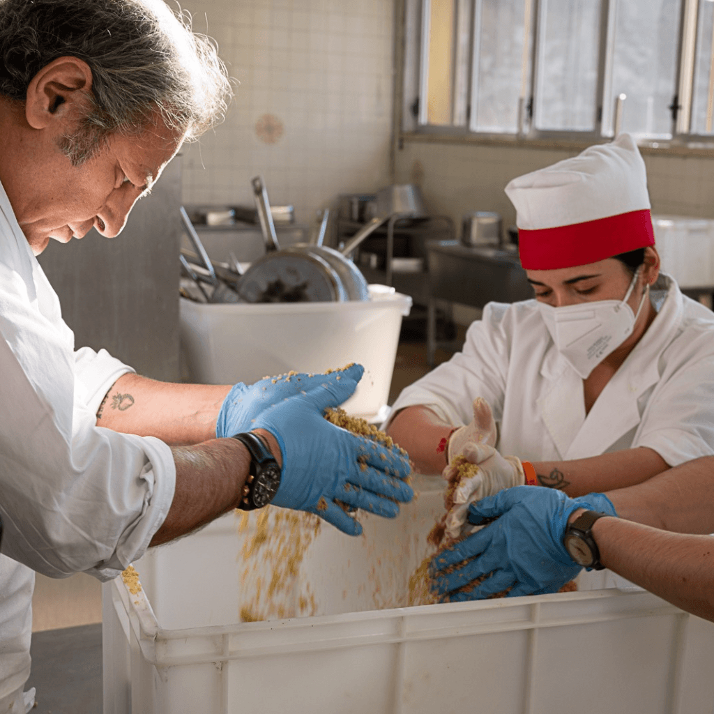 «Grande cucina e grande cuore»: Premio Artrusi 2024 a Filippo La Mantia