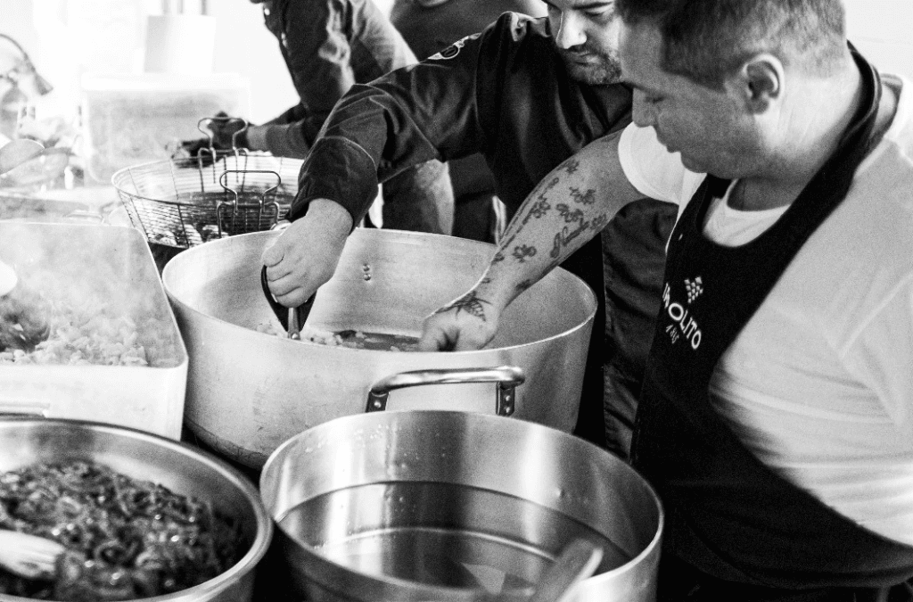 Pasqua a Laureana di Borrello: mani che servono, mani che benedicono